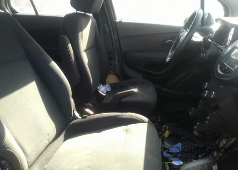 2016 Chevrolet Trax 1Ls z USA, uszkodzony, nr VIN 3GNCJKSB0GL140090